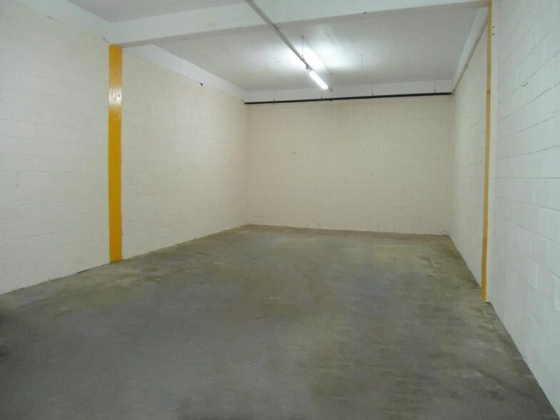 9 Osram Rd, Wembley for lease - Interior Photo - Image 1 of 3
