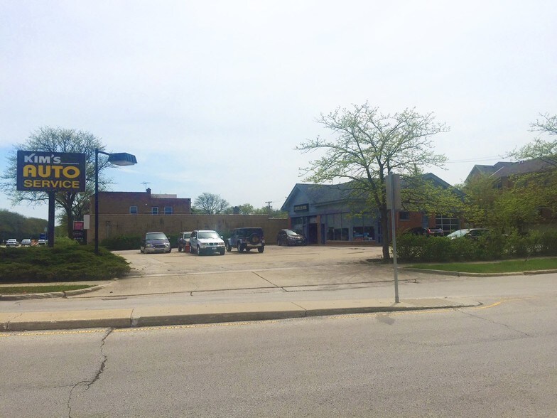 930 Waukegan Rd, Glenview, IL 60025