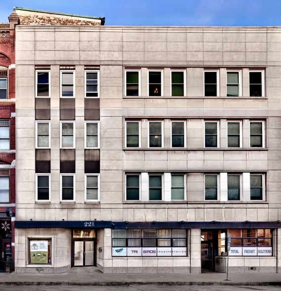 SPG Student Housing Portfolio portfolio of 32 properties for sale on LoopNet.com - Building Photo - Image 2 of 18