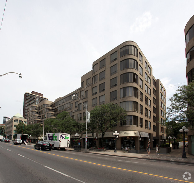 1177 Yonge St, Toronto, ON for sale - Building Photo - Image 2 of 9