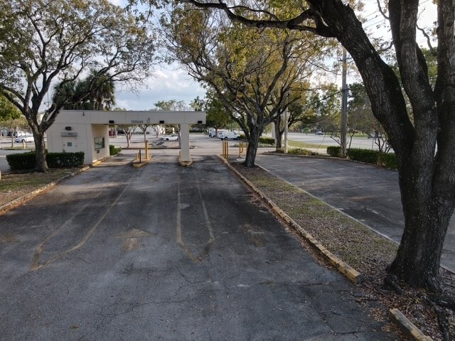 7186 N University Dr, Tamarac, FL for lease - Building Photo - Image 3 of 6
