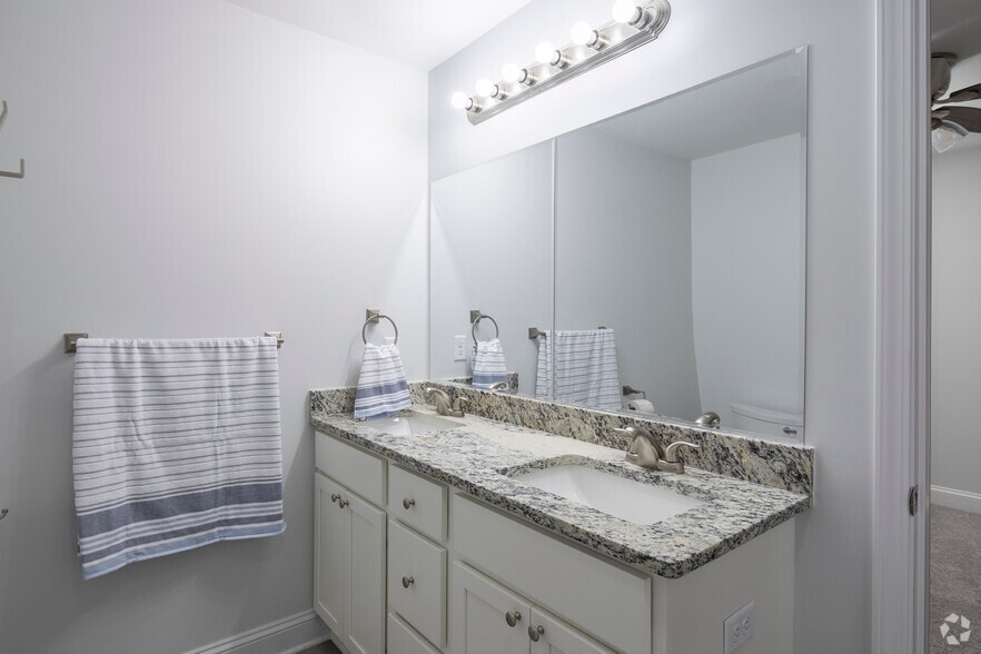 1659 Legrand Rd, Columbia, SC for sale - Interior Photo - Image 3 of 53