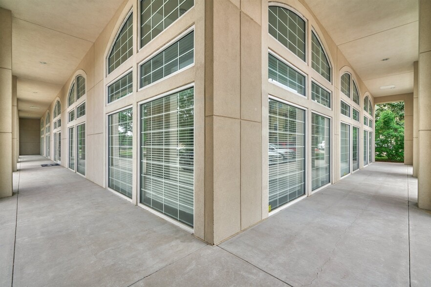 8201 Cypresswood Dr, Spring, TX for lease - Interior Photo - Image 3 of 20