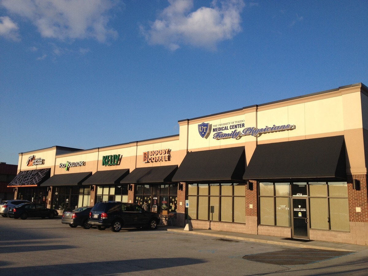 4204 W Sylvania Ave, Toledo, OH, 43623 Retail Space For Lease