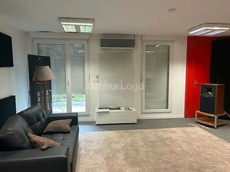 Retail in Nancy for lease - Building Photo - Image 3 of 8