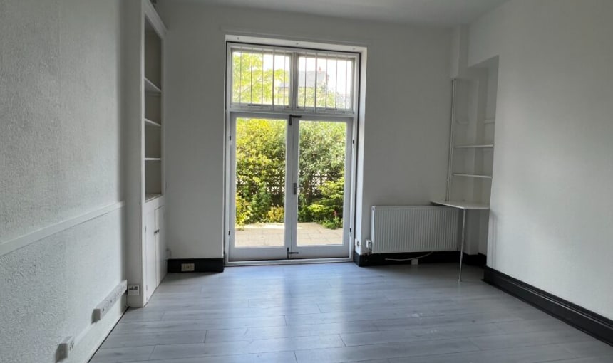 17 Courtenay Park, Newton Abbot for lease Interior Photo- Image 1 of 2