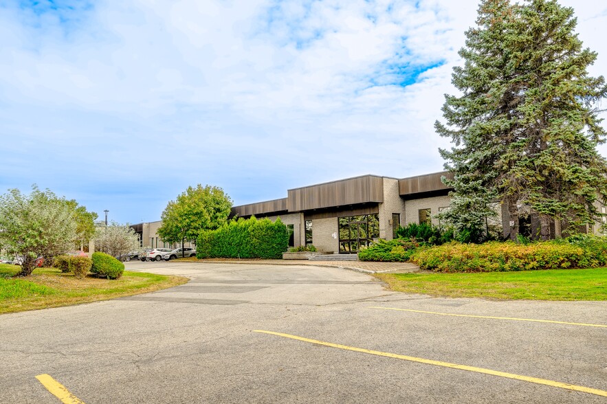 6320-6380 Ch de la Côte-de-Liesse, Montréal, QC for lease - Building Photo - Image 1 of 16