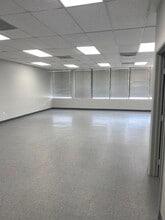 5602-5608 Pinemont Dr, Houston, TX for lease Interior Photo- Image 2 of 11