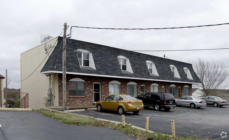 11425 Dorsett Rd, Maryland Heights, MO 63043