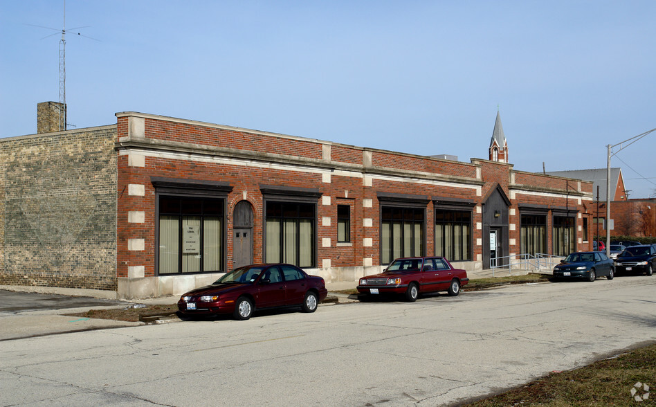 315 Court St, Rockford, IL for sale - Primary Photo - Image 1 of 28