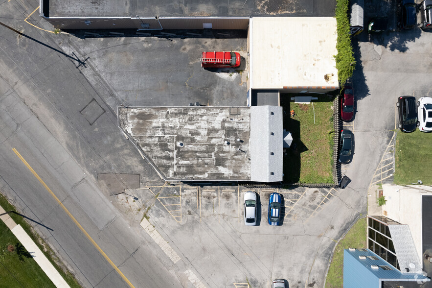 2457 Tremainsville Rd, Toledo, OH for lease - Aerial - Image 3 of 12