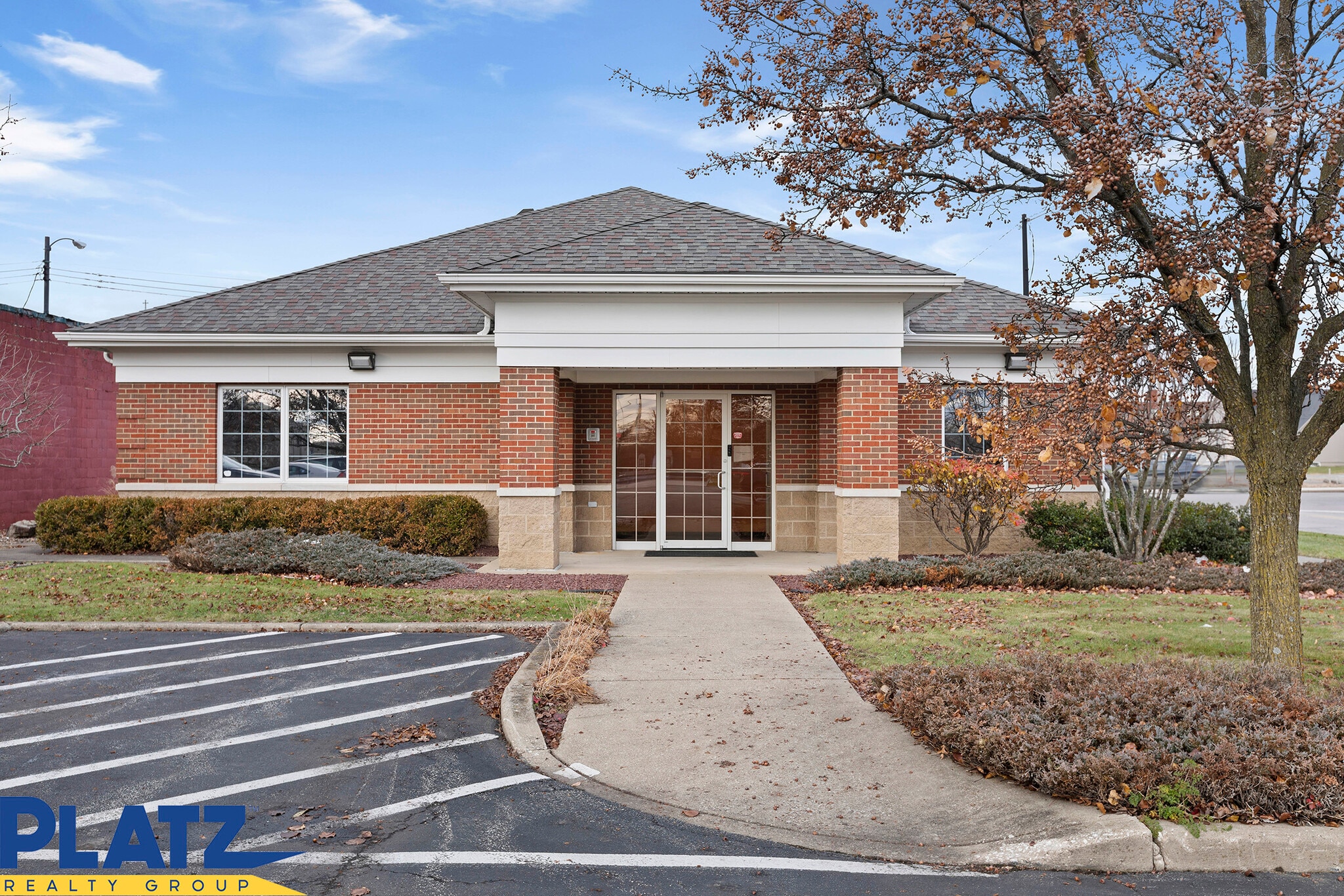 320 E Market St, Warren, OH for lease Building Photo- Image 1 of 17