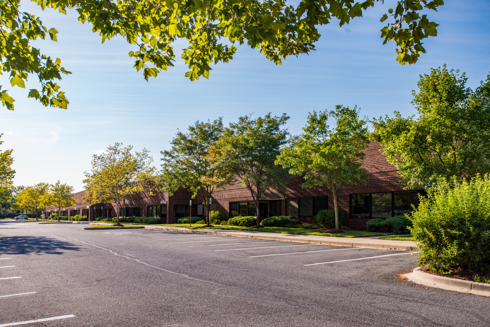 910 Cromwell Park Dr, Glen Burnie, MD for lease Building Photo- Image 1 of 2