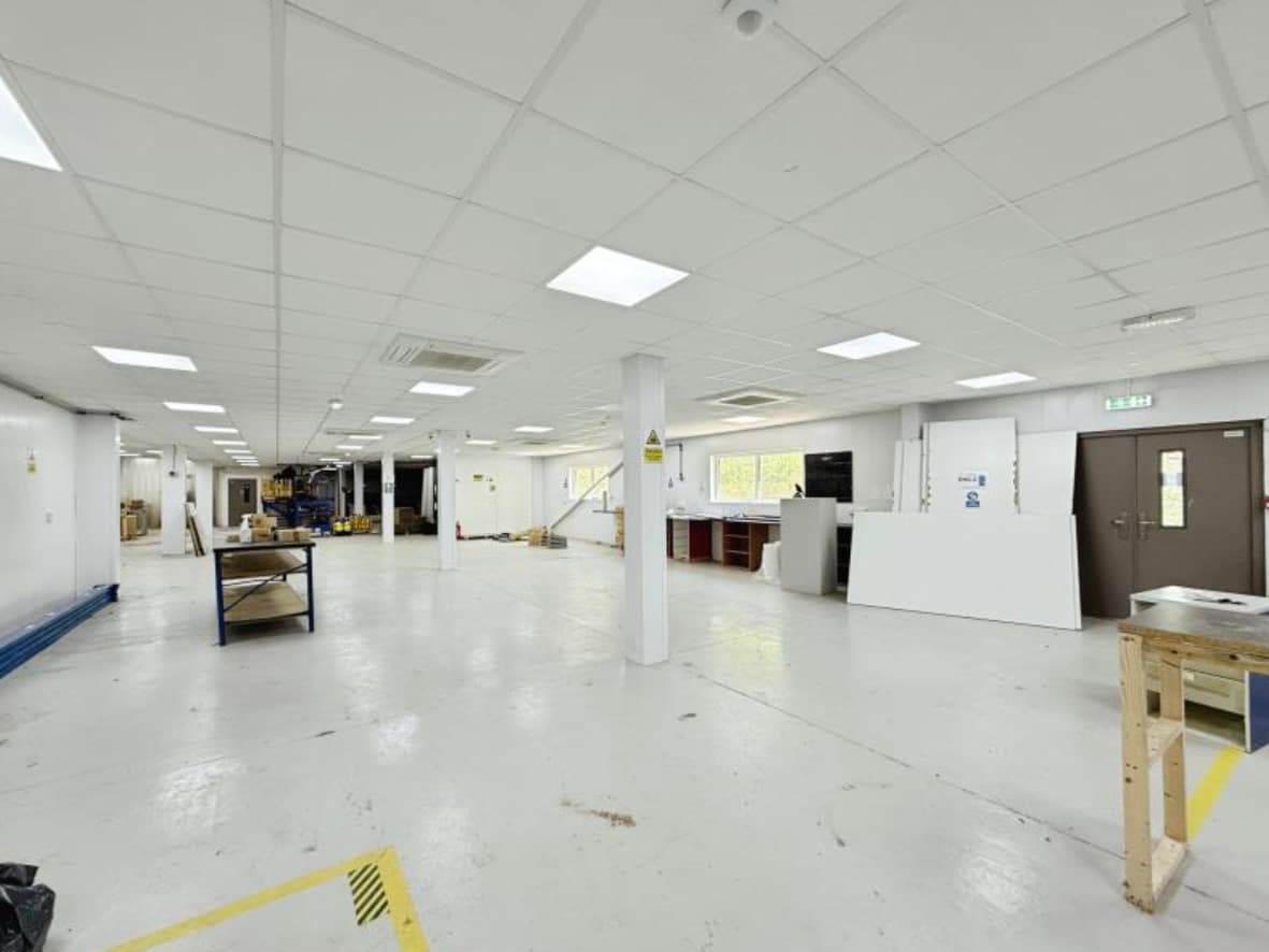 Appley Ln N, Wigan for lease Interior Photo- Image 1 of 6