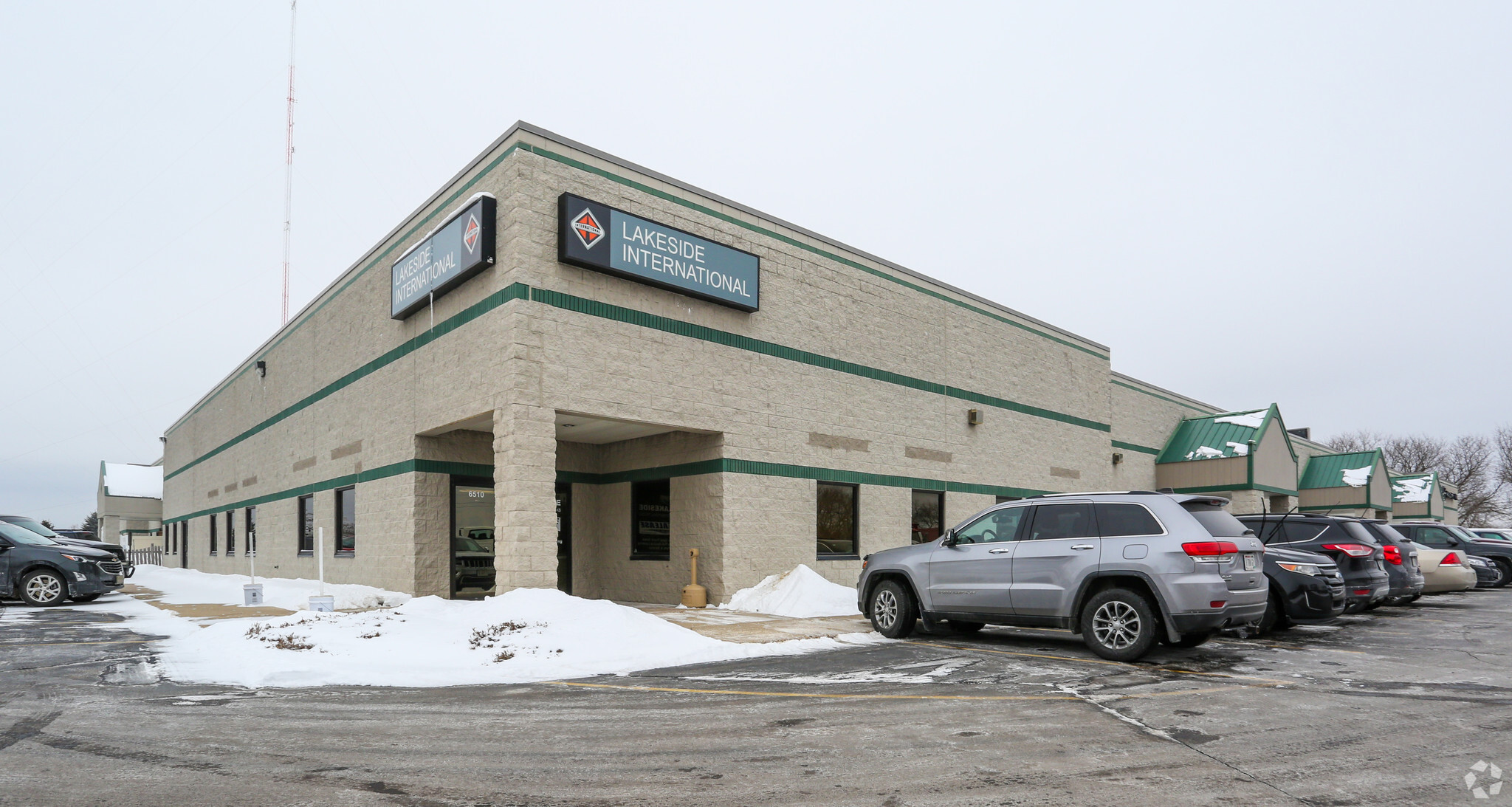 6510 Aurora Rd, West Bend, WI for lease Building Photo- Image 1 of 4