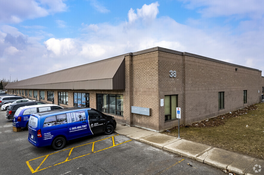 38 Regan Rd, Brampton, ON for sale - Primary Photo - Image 1 of 1