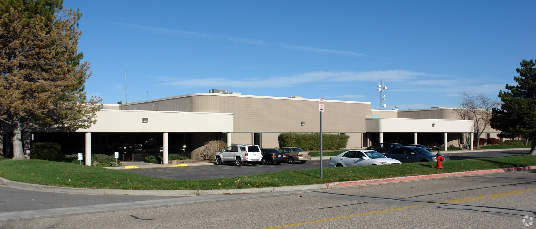 6952 S High Tech Dr, Midvale, UT 84047