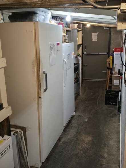 820 Spring St, Fort Wayne, IN for sale - Interior Photo - Image 1 of 1