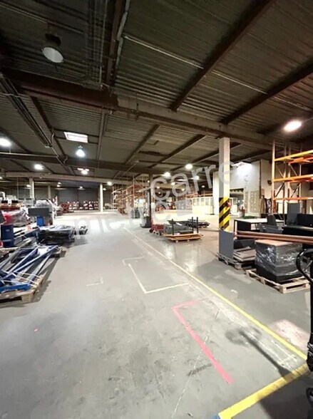 Flex in Nantes for lease - Building Photo - Image 3 of 12