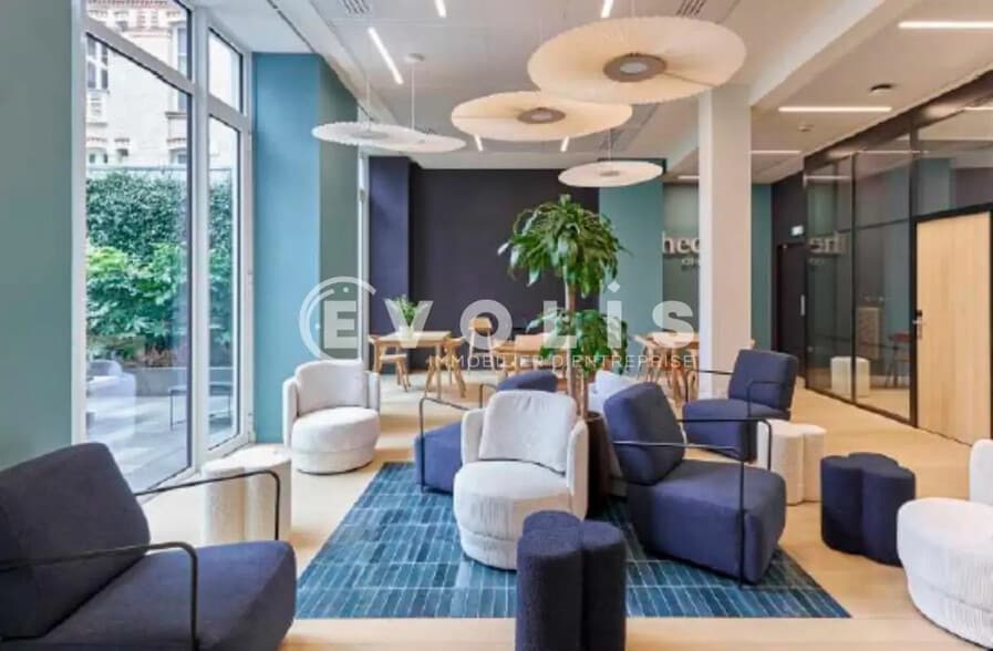 Office in Paris for lease - Building Photo - Image 2 of 13