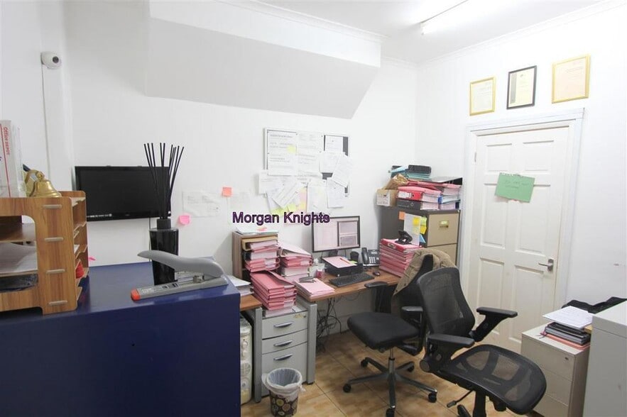 20 Colvin Rd, London for sale - Building Photo - Image 3 of 13