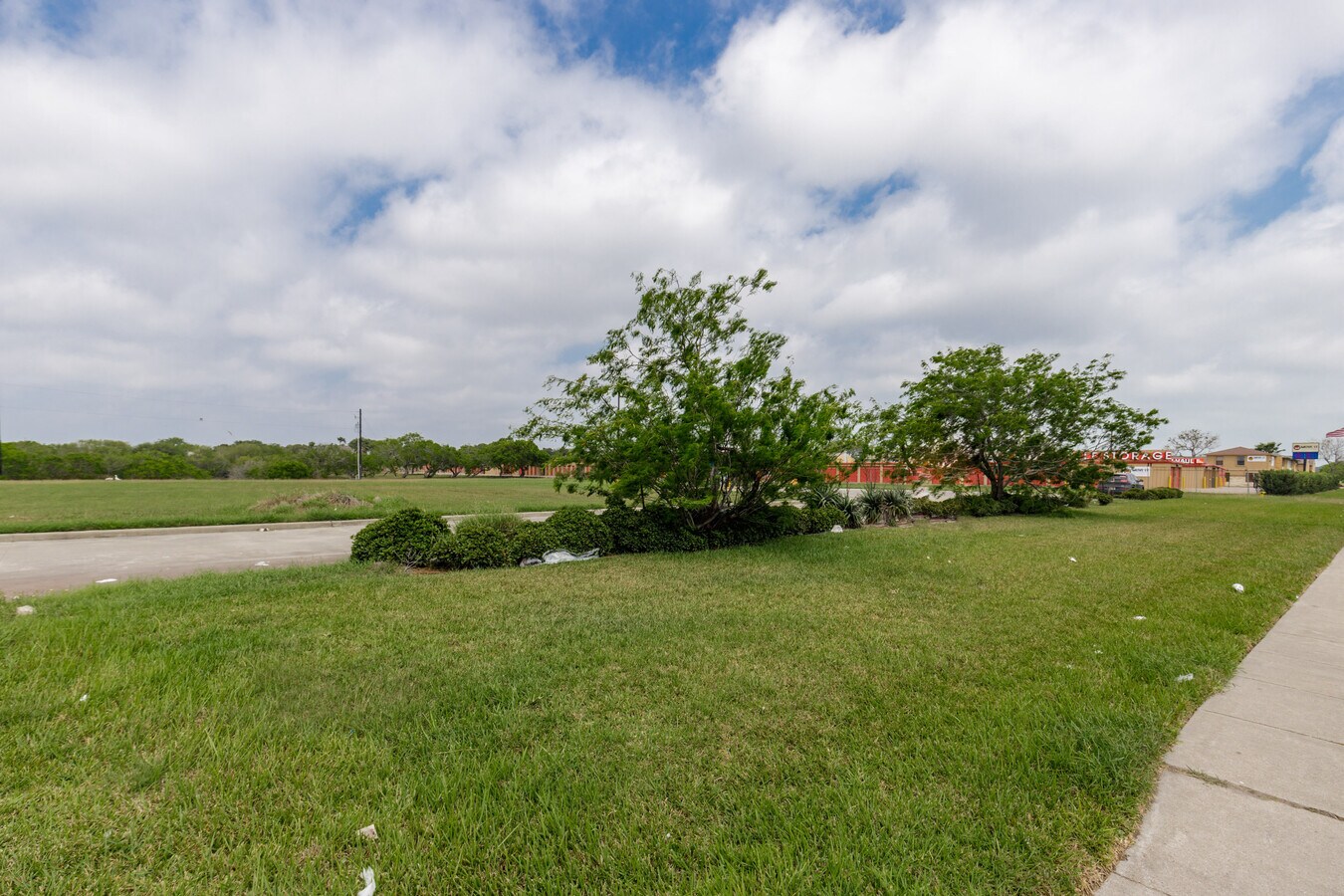 1999 Rodd Field Rd, Corpus Christi, TX 78412