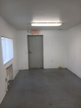 8300 E Valencia Rd, Tucson, AZ for lease Interior Photo- Image 2 of 5