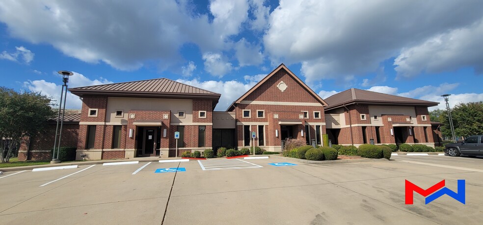 1208 Highway 6, Sugar Land, TX for lease - Building Photo - Image 1 of 15