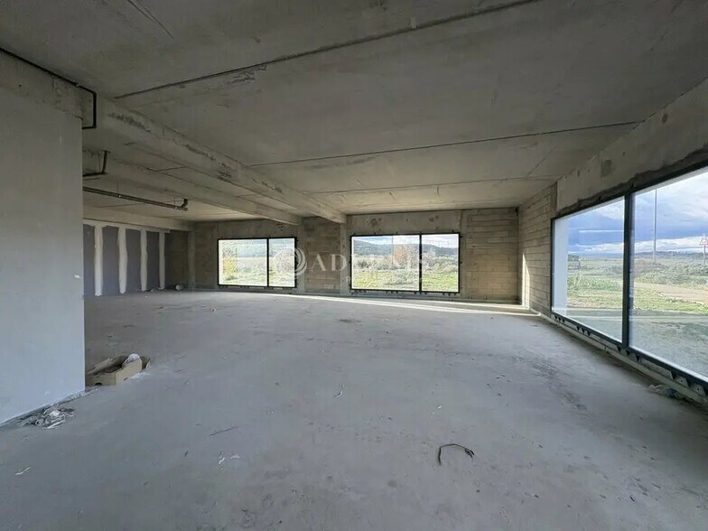 Office in Montredon-des-Corbières for lease - Interior Photo - Image 1 of 4