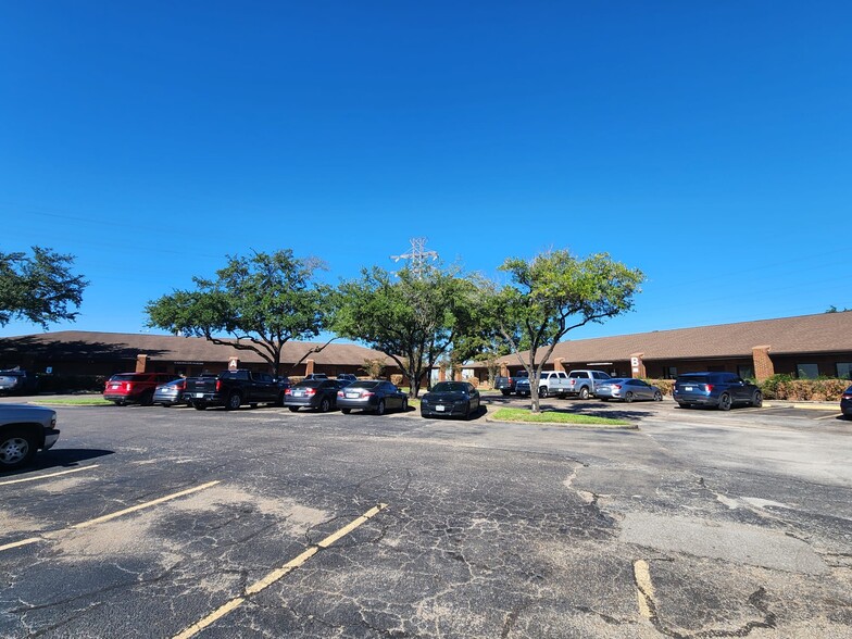 15055 East Fwy, Channelview, TX for lease - Building Photo - Image 3 of 5