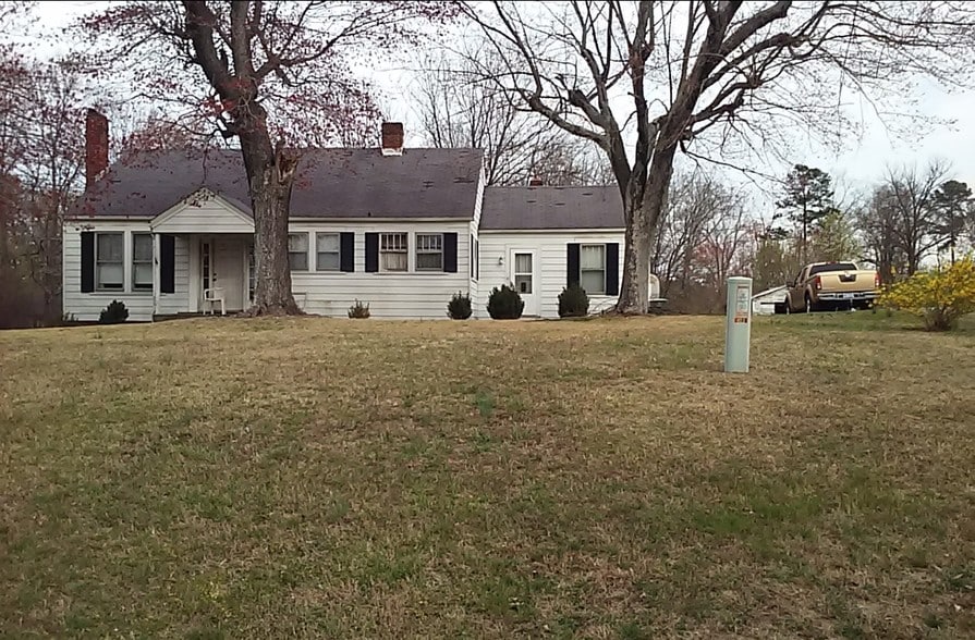 1308 Old Concord Rd, Salisbury, NC 28146