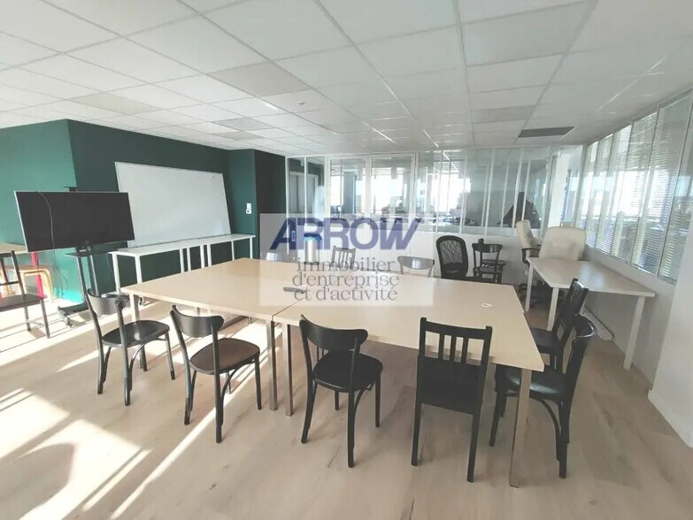 Office in Nantes for lease - Interior Photo - Image 1 of 7