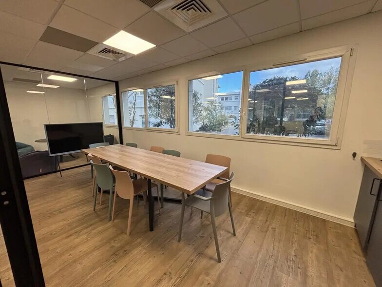 Office in Gémenos for lease - Interior Photo - Image 3 of 8