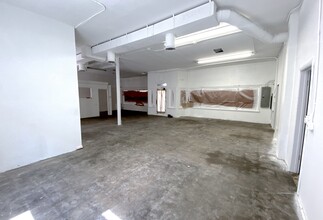 1720 NW Marshall St, Portland, OR for lease Interior Photo- Image 2 of 3