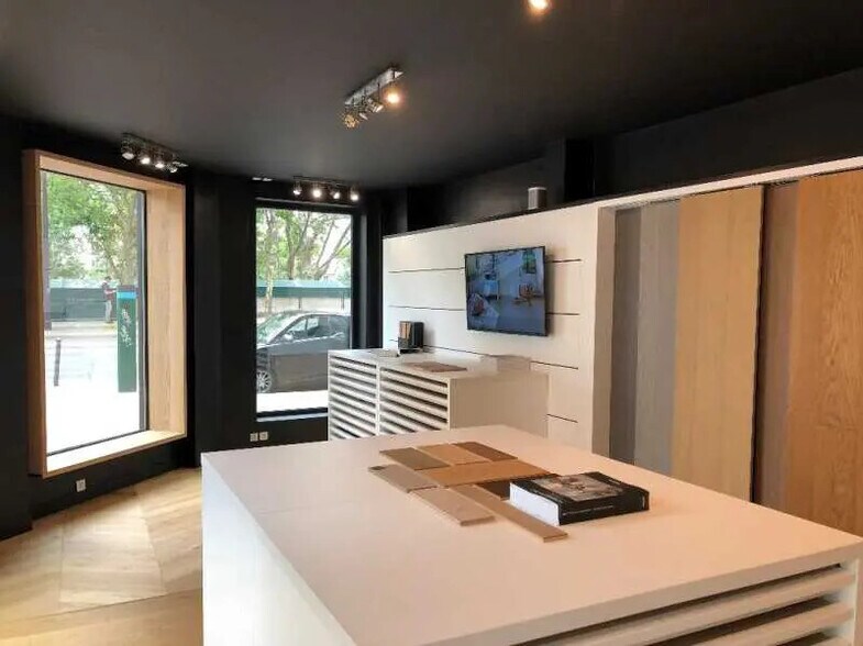 1 Rue De Poissy, Paris for lease - Interior Photo - Image 2 of 4