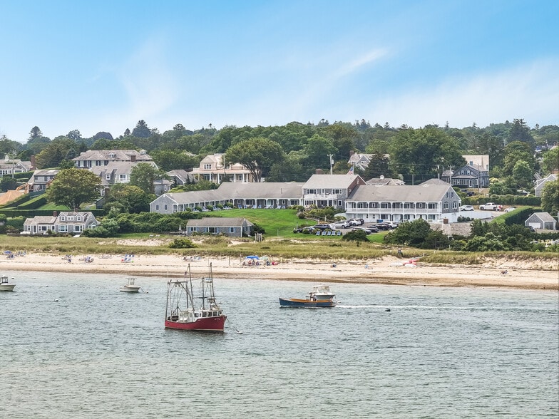 196 Shore Rd, Chatham, MA for sale - Primary Photo - Image 1 of 30