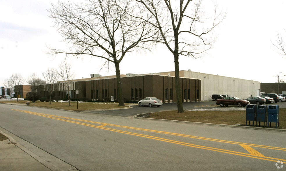 301 Holbrook Dr, Wheeling, IL for lease - Building Photo - Image 2 of 8