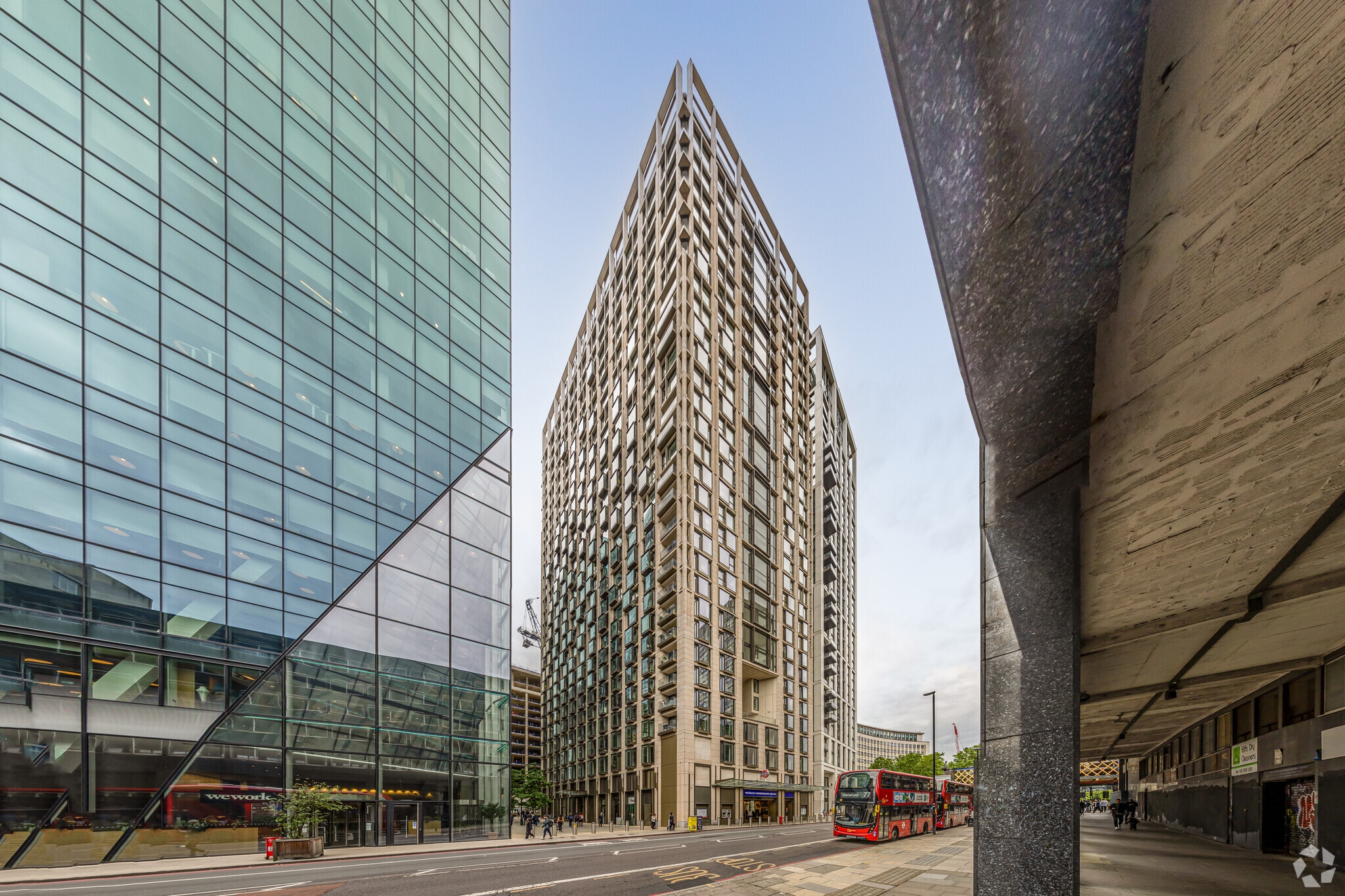 8-13 Casson Sq, London for sale Primary Photo- Image 1 of 1