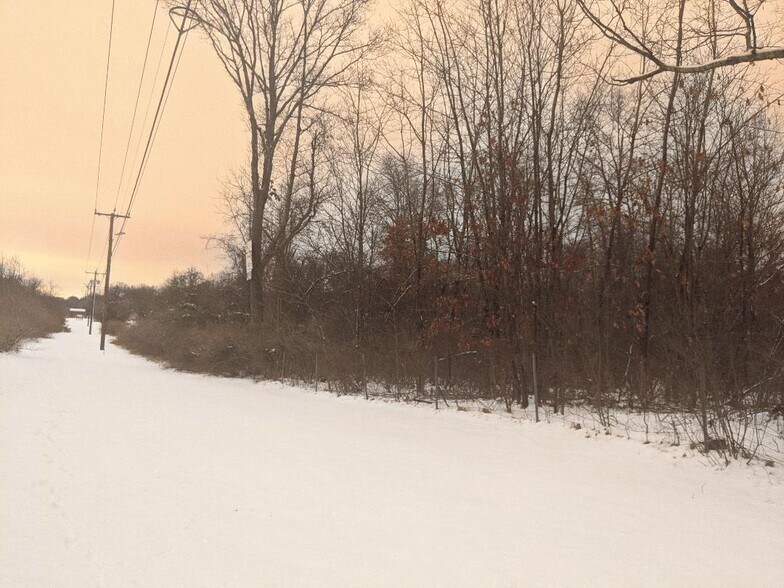 9 Kennedy Dr, Putnam, CT for sale - Primary Photo - Image 1 of 1