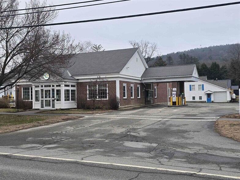 245 Main St, Charlestown, NH for sale - Primary Photo - Image 1 of 1