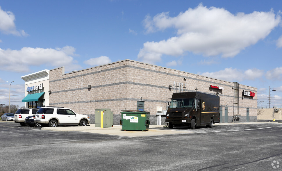 1121 S Main St, Bowling Green, OH for lease - Building Photo - Image 3 of 6