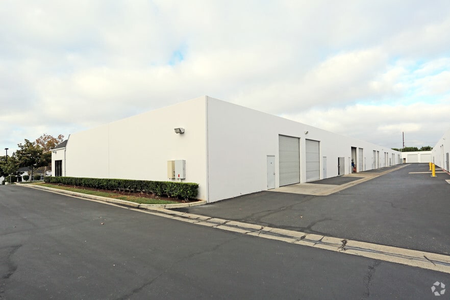 3910 Prospect Ave, Yorba Linda, CA for lease - Building Photo - Image 3 of 43