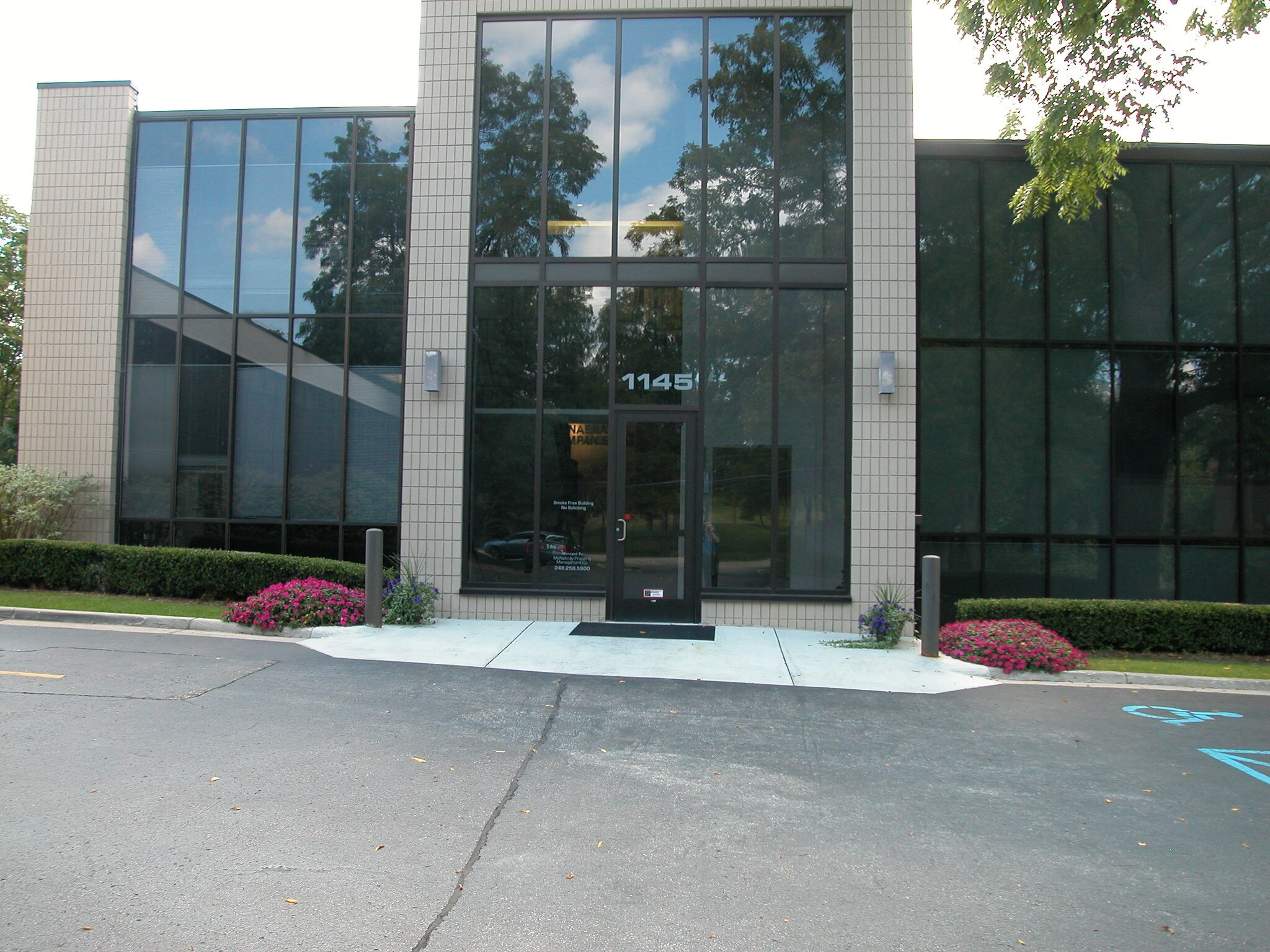 1145 W Long Lake Rd, Bloomfield Hills, MI for lease Primary Photo- Image 1 of 8