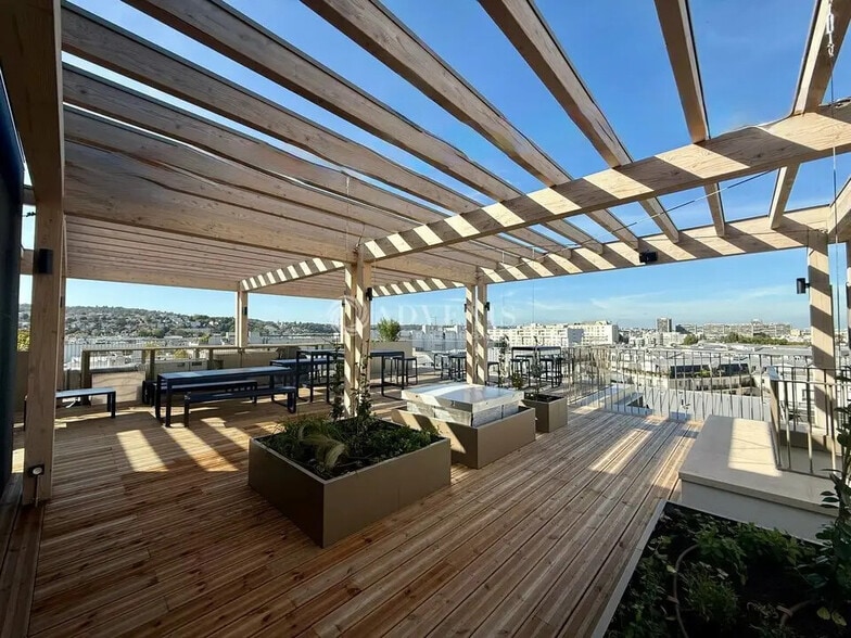 Office in Issy-les-Moulineaux for lease - Building Photo - Image 3 of 12