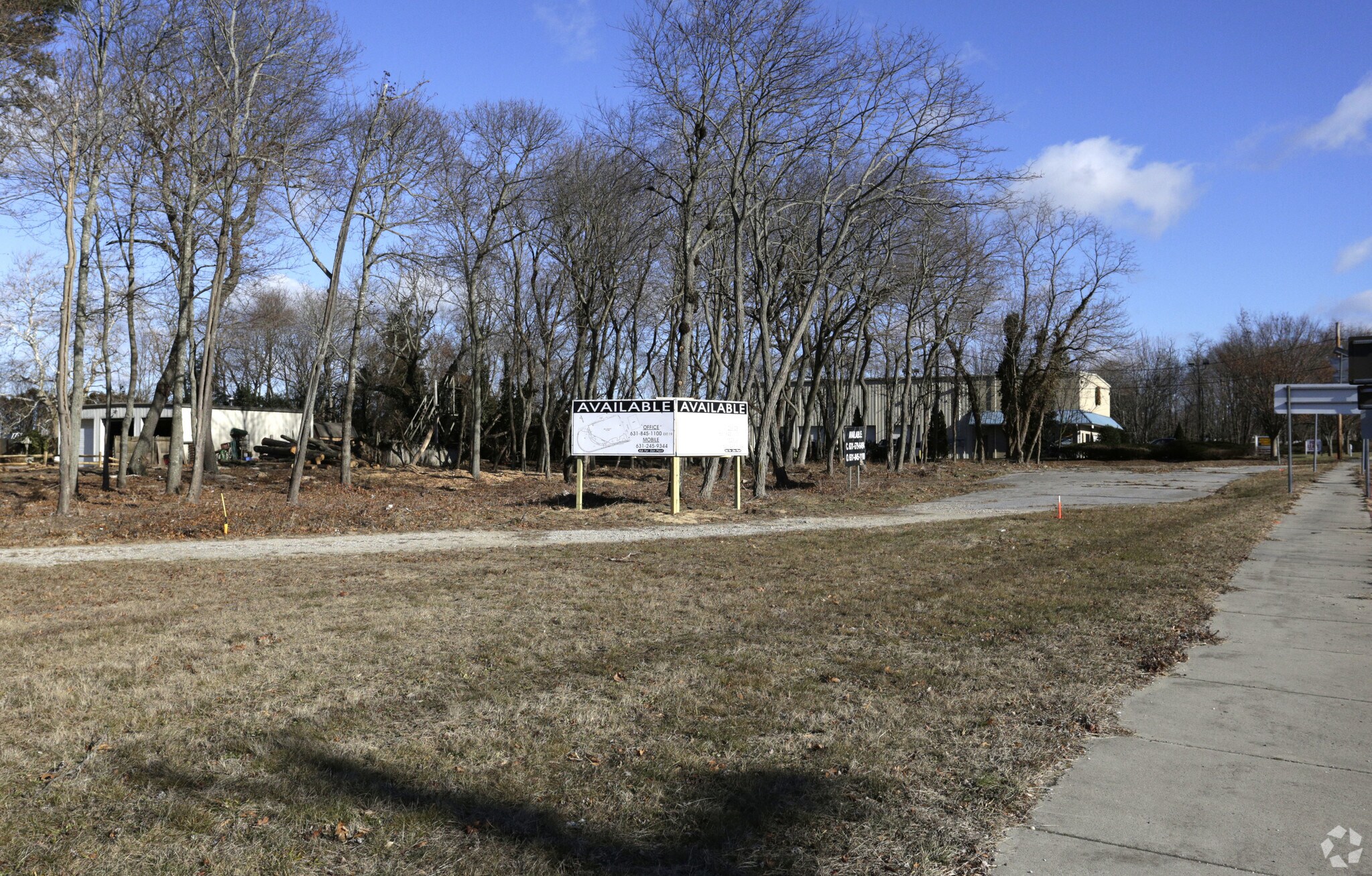 28 W Main Rd, Riverhead, NY for sale Primary Photo- Image 1 of 1