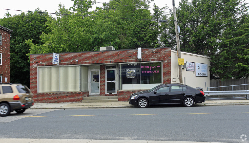 209-211 Albion St, Wakefield, MA for lease - Primary Photo - Image 1 of 2