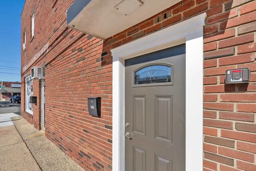 625 Bound Brook Rd, Middlesex, NJ for sale - Building Photo - Image 2 of 24