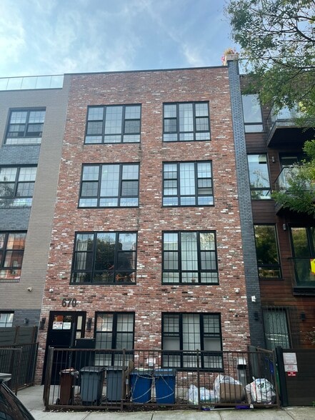 670 Halsey St, Brooklyn, NY for sale - Building Photo - Image 3 of 5