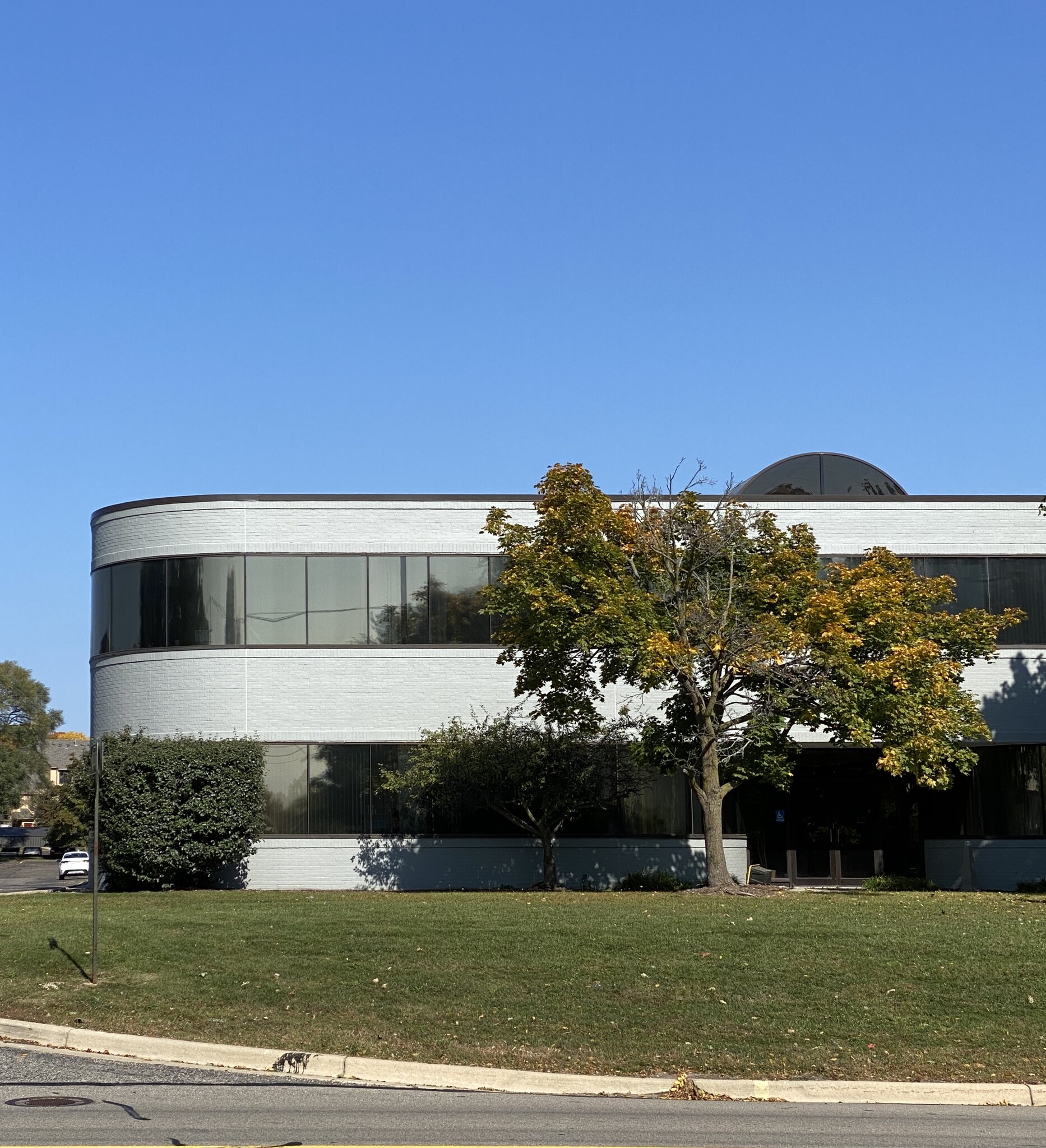 43000 W 9 Mile Rd, Novi, MI for lease Building Photo- Image 1 of 3