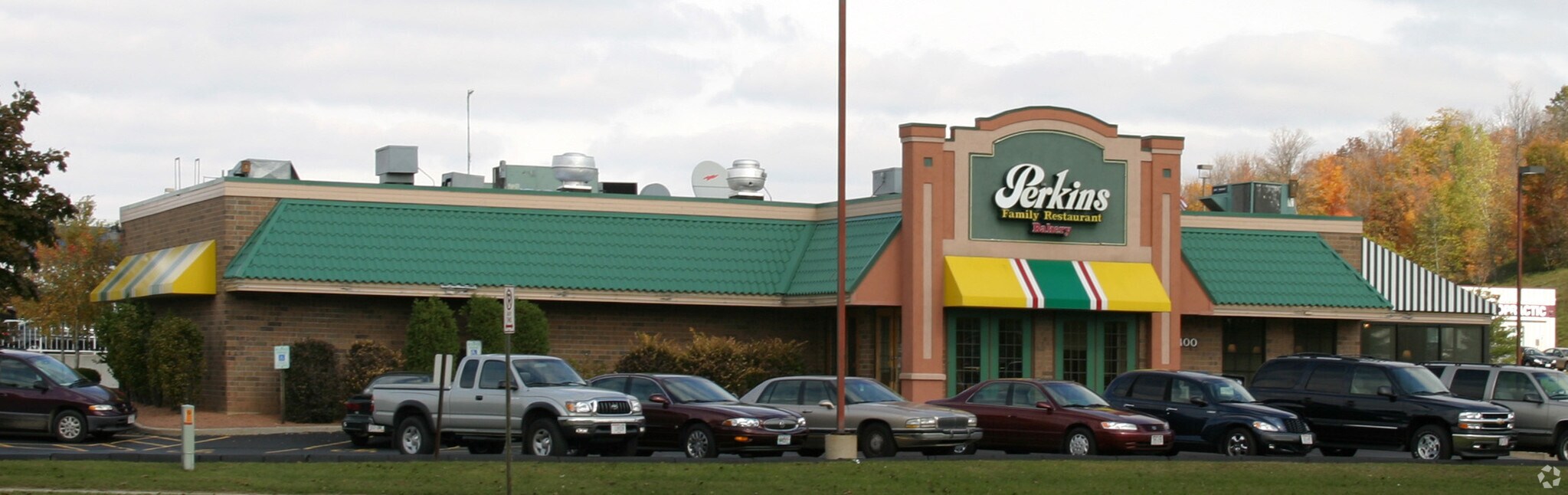 2400 W Washington St, West Bend, WI for sale Primary Photo- Image 1 of 1